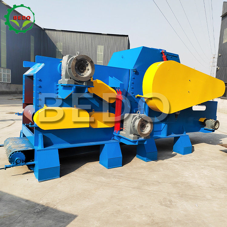 25-30tons/h 380V Bosbouw Houten Versnipperaar Machine 18000kg Op zwaar werk berekende industriële trommelontvezelmachine