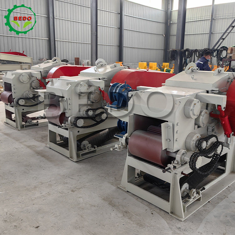 590rpm 3-5t/h Drum type houtsplintermachine Een jaar garantie Bosbouwsplintermachine