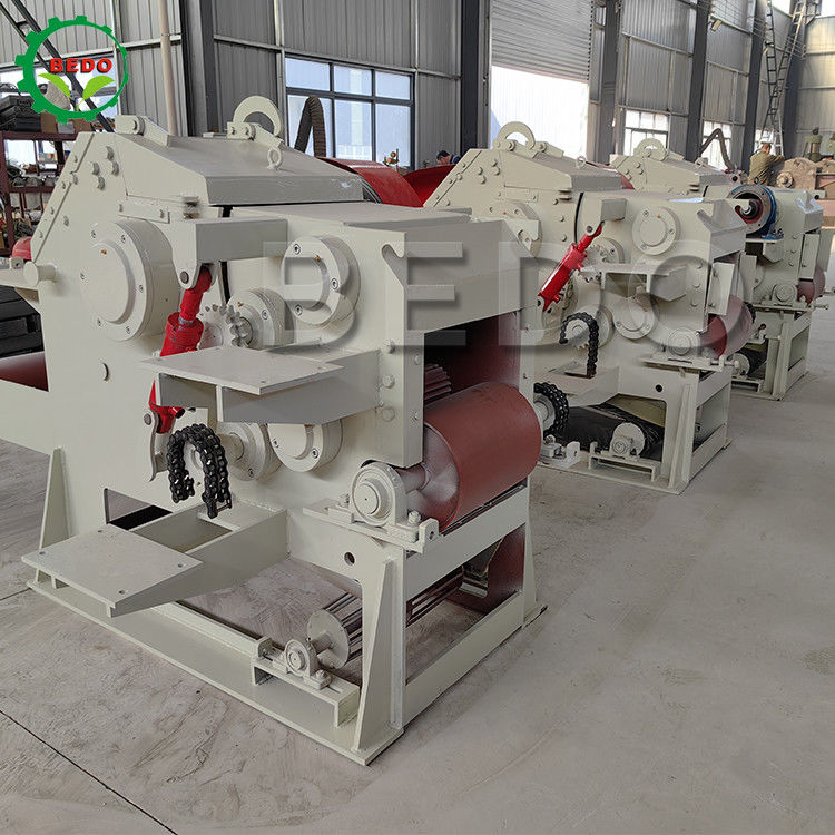 590rpm 3-5t/h Drum type houtsplintermachine Een jaar garantie Bosbouwsplintermachine