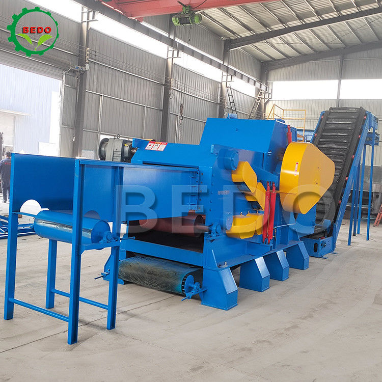25-30tons/h 380V Bosbouw Houten Versnipperaar Machine 18000kg Op zwaar werk berekende industriële trommelontvezelmachine
