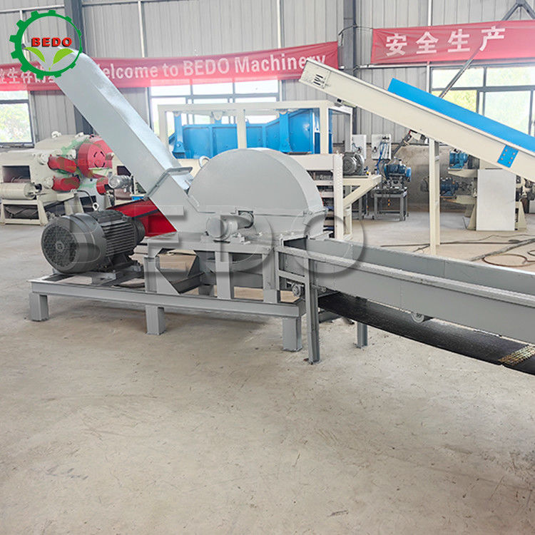 37 kW elektrische 6pcs Blades Houtsplintermachine 4m Voedingsconveyor Drum type Shredder