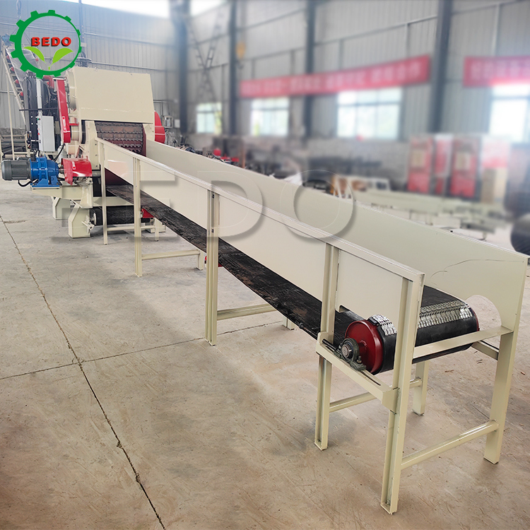 12-15t/h Capaciteit Diesel Houtversnippermachine 25-35mm Chip Size Heavy Duty Industrial Shredder