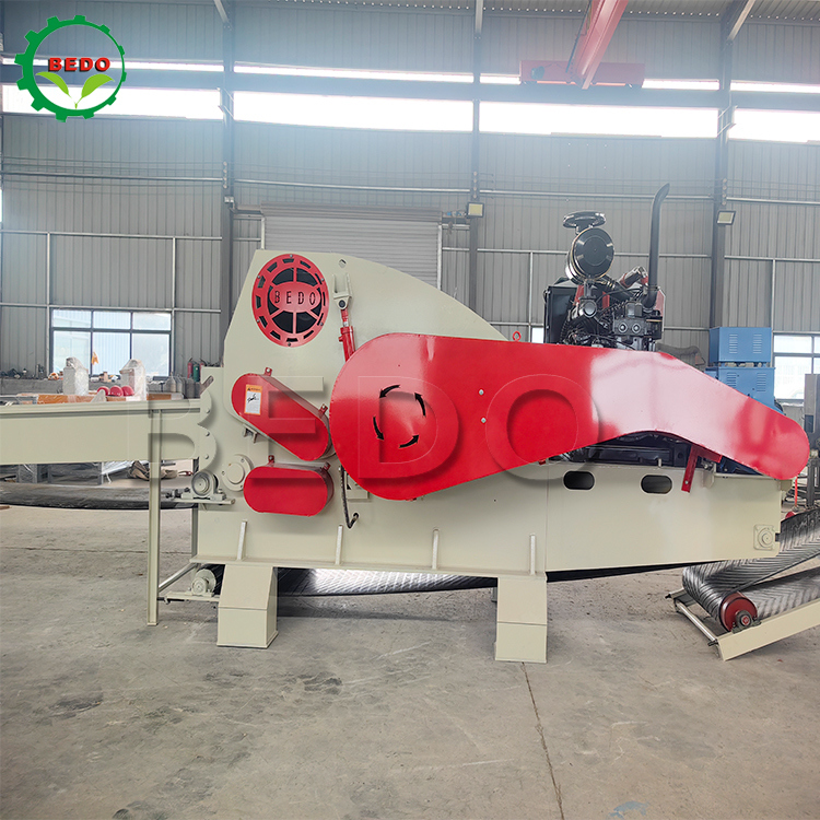 12-15t/h Capaciteit Diesel Houtversnippermachine 25-35mm Chip Size Heavy Duty Industrial Shredder