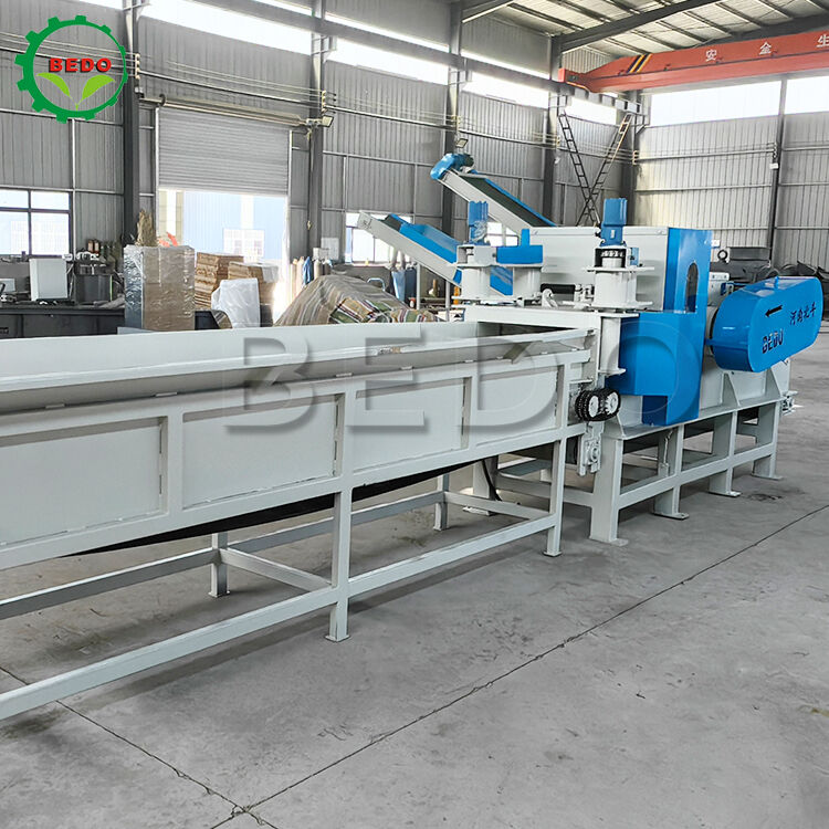 Machine voor het maken van houtzaagstof van koolstofstaal met een hoge capaciteit van 4000-8000 kg/uur met een vermogen van 90 kW voor de verwerking van biomassa