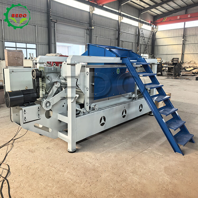 Dual-Main Shaft Power Hout splijtmachine 7.5kw 400kg/h Capaciteit Carbon Steel Equipment