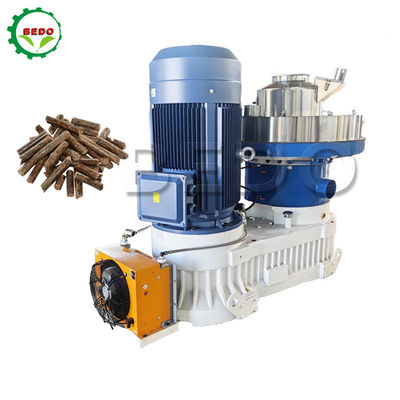 560mm Ring Die Wood Pellet Mill Met ZQ500 Reducer 380V Spanning