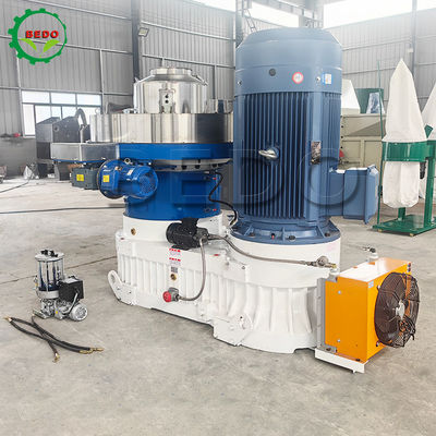5000 kg gewicht PLC-gestuurde houtpelletfabriek met 0,15kw tandwielpomp