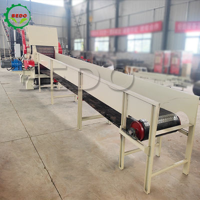 Krachtige Dieselmotor Houtversnippermachine met 25-35mm chipgrootte en 12-15t/h capaciteit