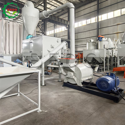 Houtpoedermachine 380V Spanning Normale Temperatuur en Aangepaste Maaswijdte voor Klantvereisten